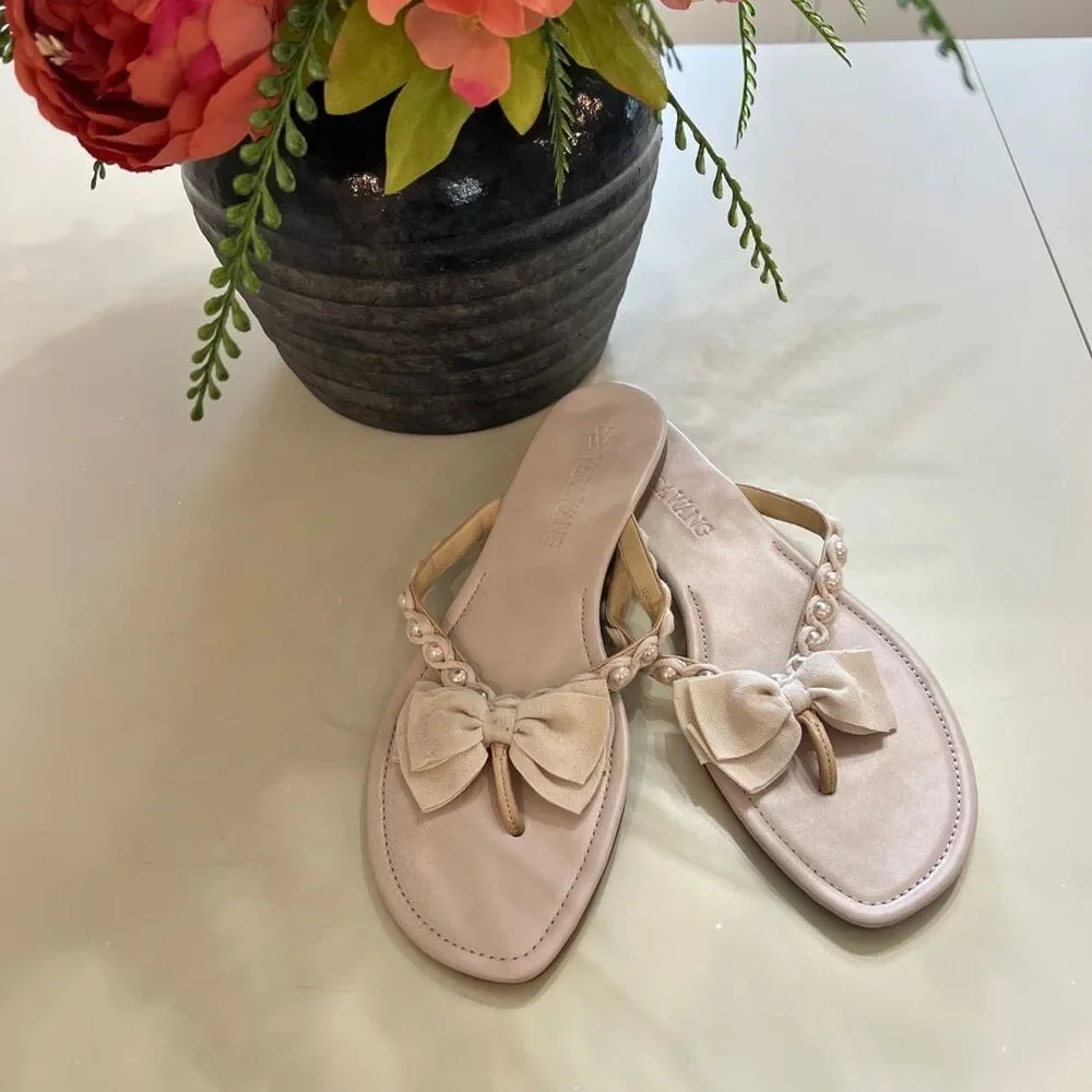 Vera Wang Women's Bow Faux Pearl Flip-flop T-strap Flat Sandals Beige Size 9